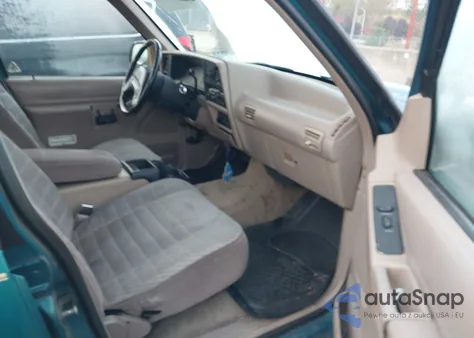 1994 Ford Explorer z USA, uszkodzony, nr VIN 1FMDU34X9RUC55066